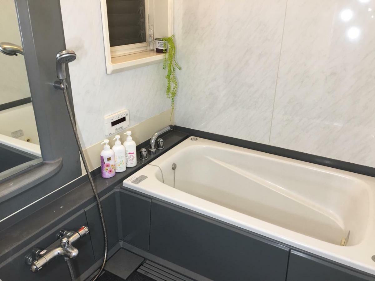 Hotel West Taisho Osaka Bagian luar foto