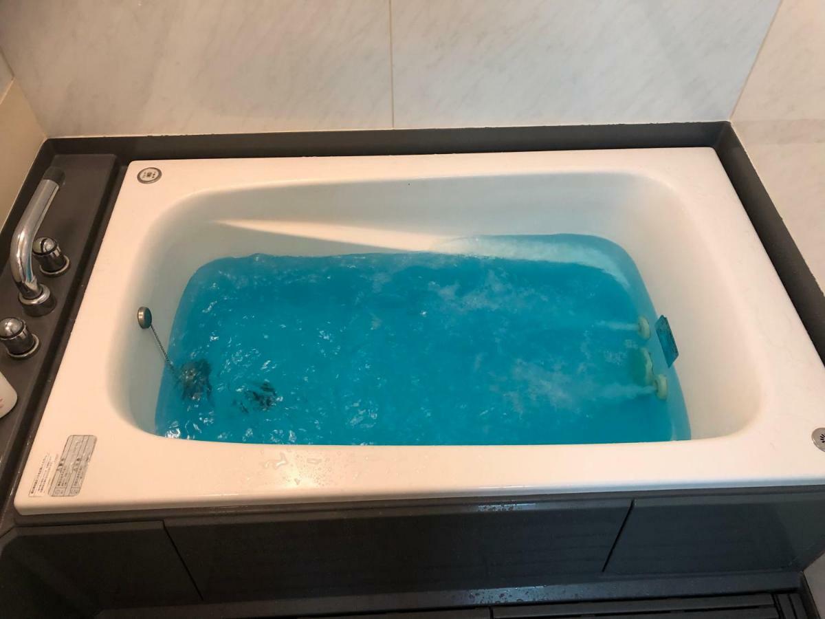 Hotel West Taisho Osaka Bagian luar foto