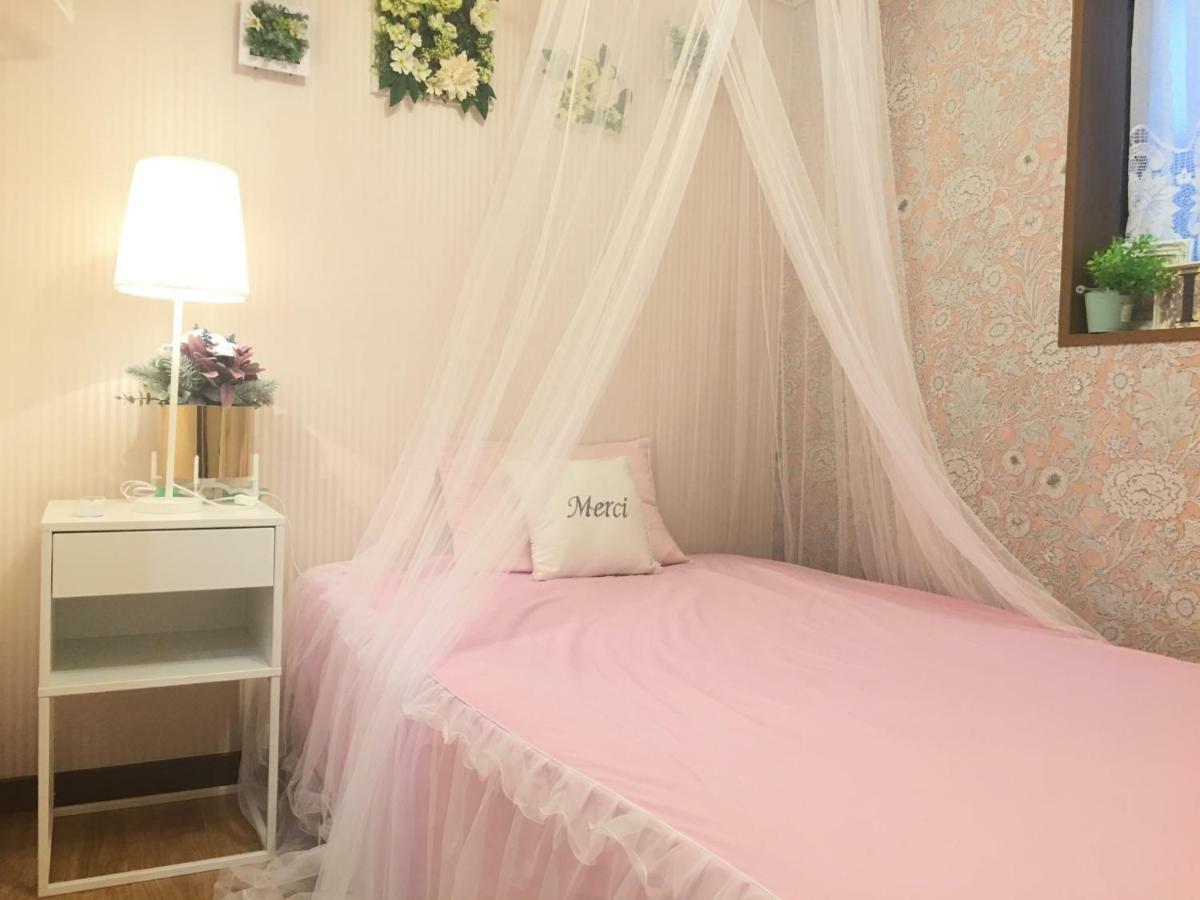 Hotel West Taisho Osaka Bagian luar foto